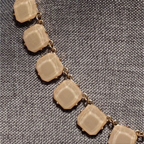 Pale light yellow almost cream tile statement necklace or choker goldtone chain - Picture 6 of 7